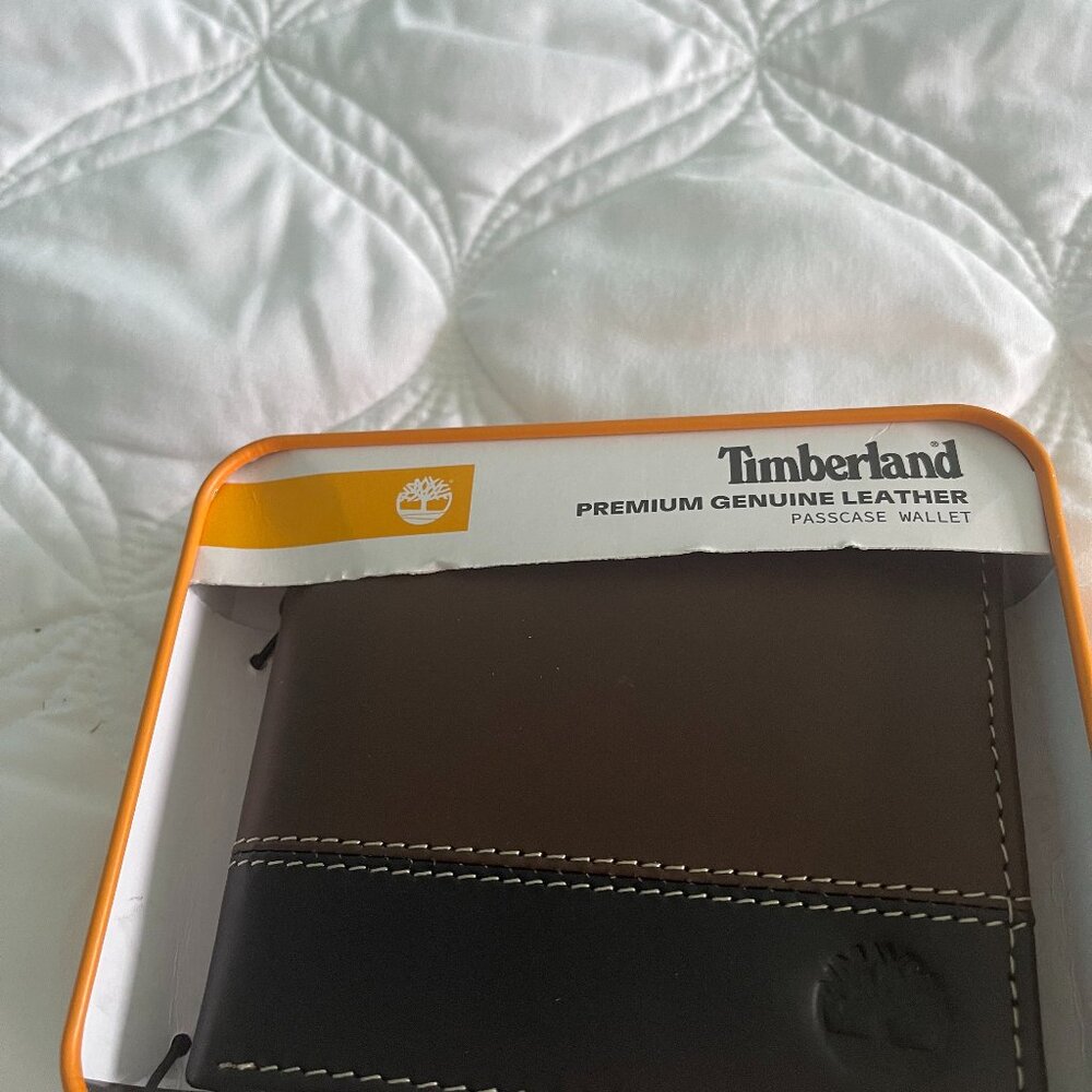 Timberland Men's Leather Pass case Bifold Wallet Hybrid Brown/Tan NWT